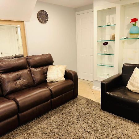 Deluxe Double Room- Hazel Stays Mississauga Exterior foto