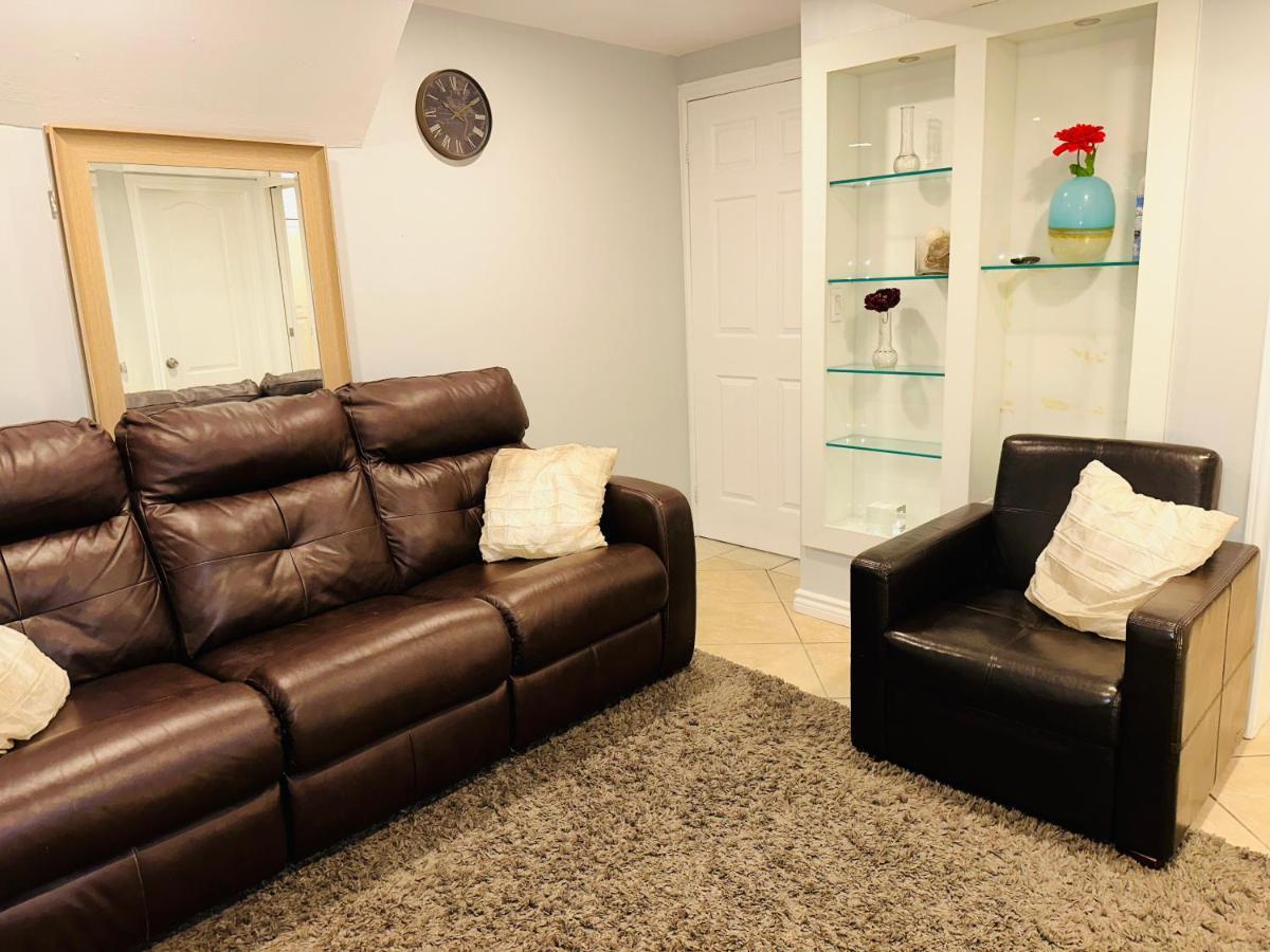 Deluxe Double Room- Hazel Stays Mississauga Exterior foto