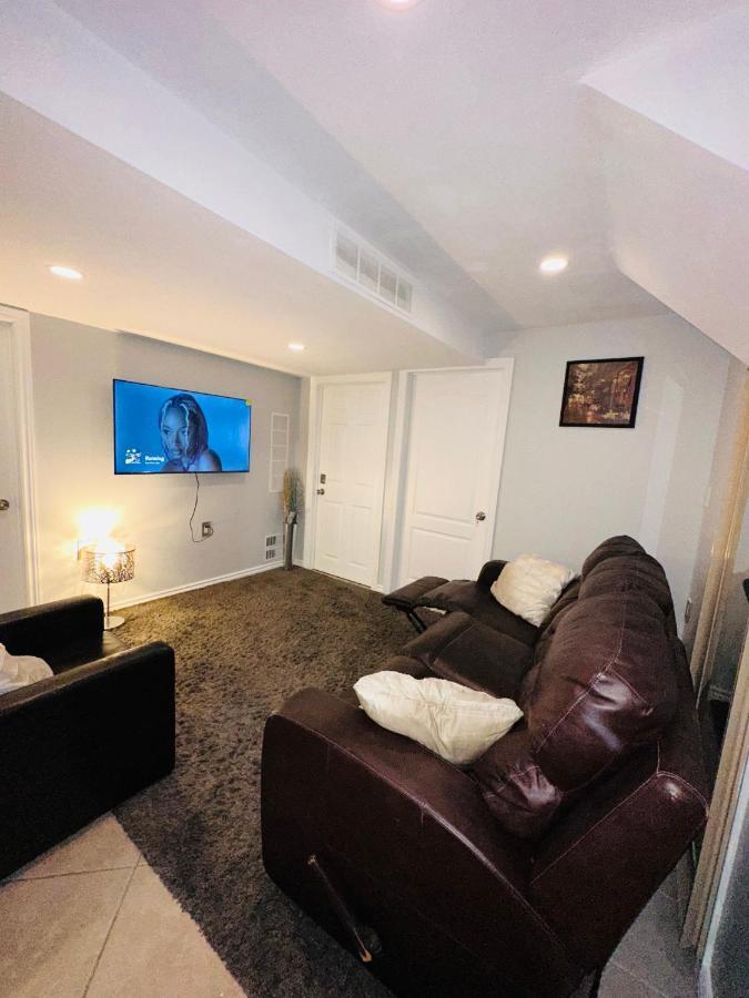 Deluxe Double Room- Hazel Stays Mississauga Exterior foto